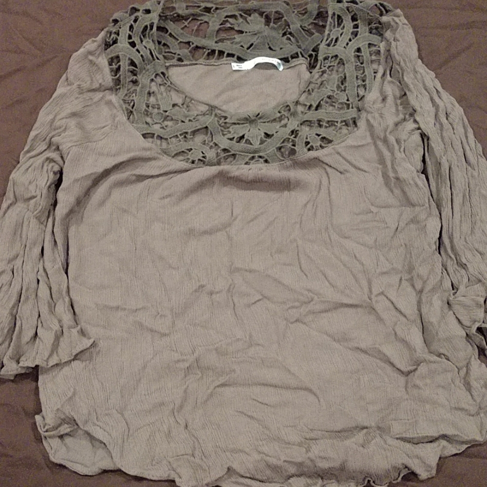 3/4 sleeve shirt